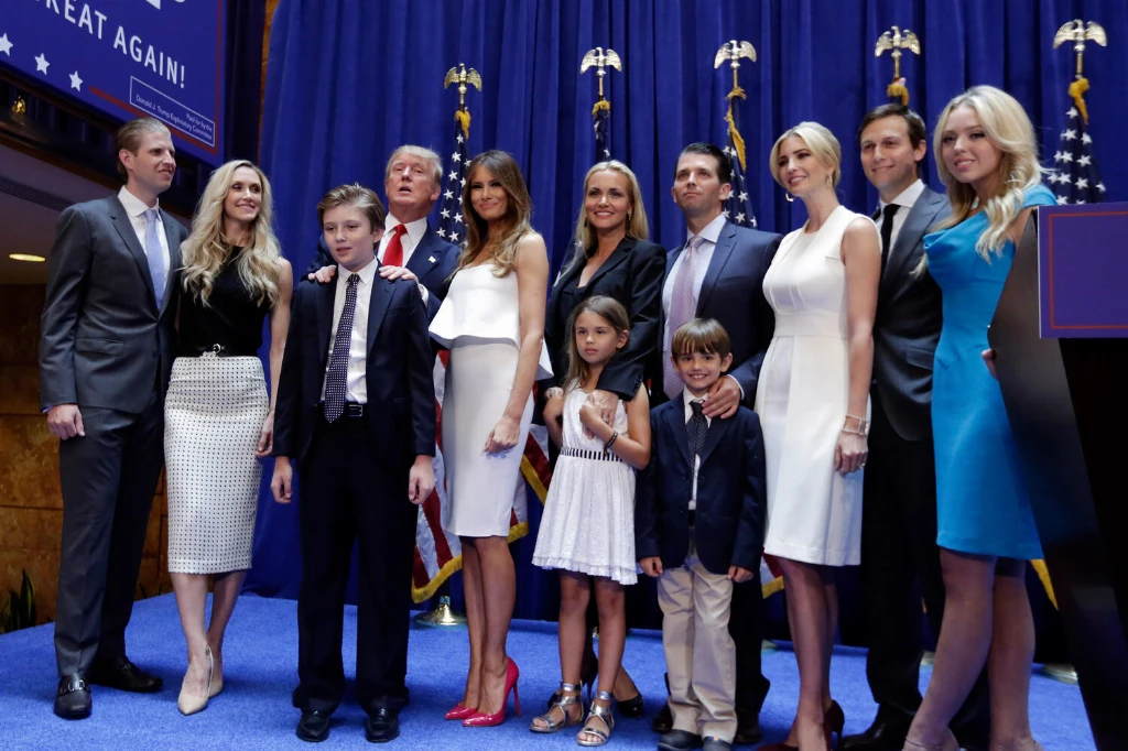 {Дети и внуки Дональда Трампа: фото наследников президента США}