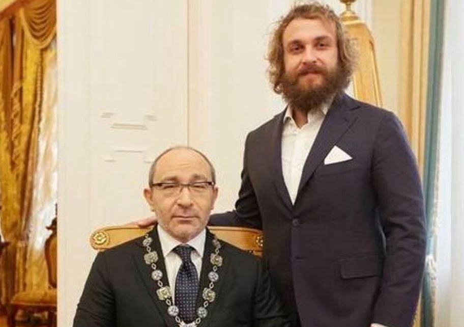 {Син Кернеса заявив, що його батько помер раніше, ніж про це повідомили |  Головне в Україні}