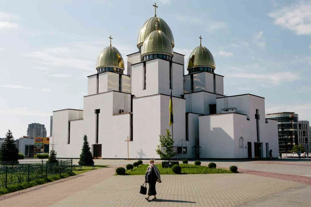 {48 значень, до чого сниться церкву у сні бачити. Сонник приснилася церква.}