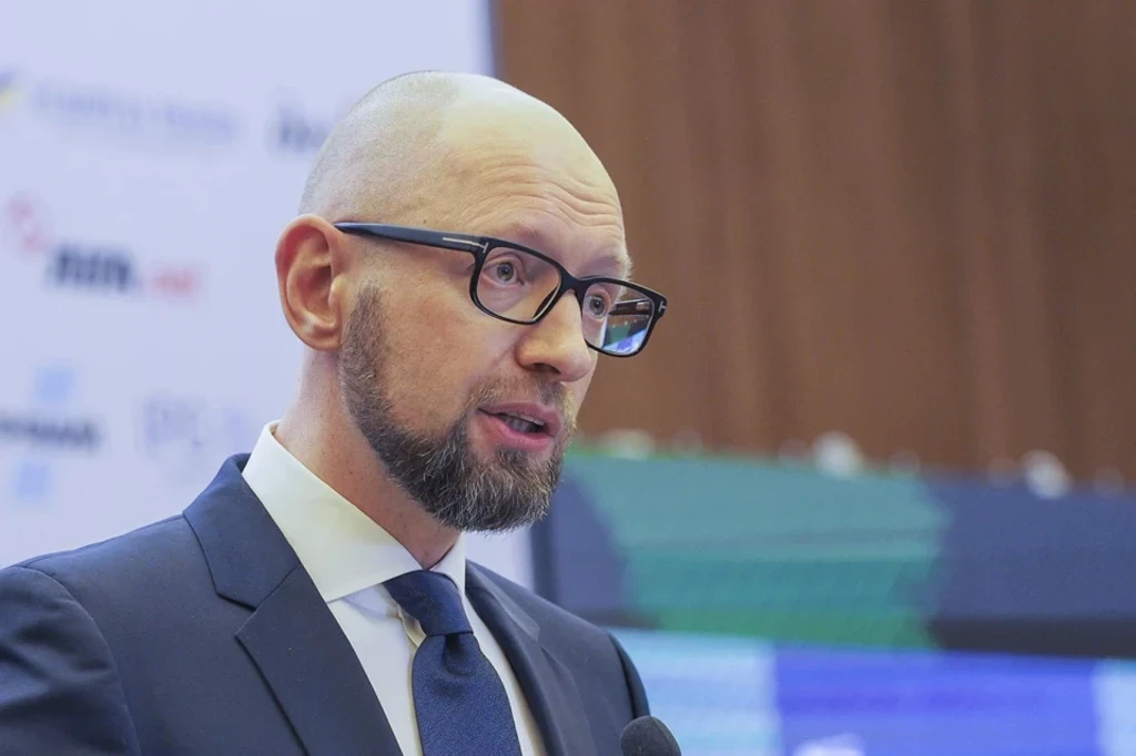 {Где сейчас Арсений Яценюк в 2025-2026 ? Куда делся и пропал?}
