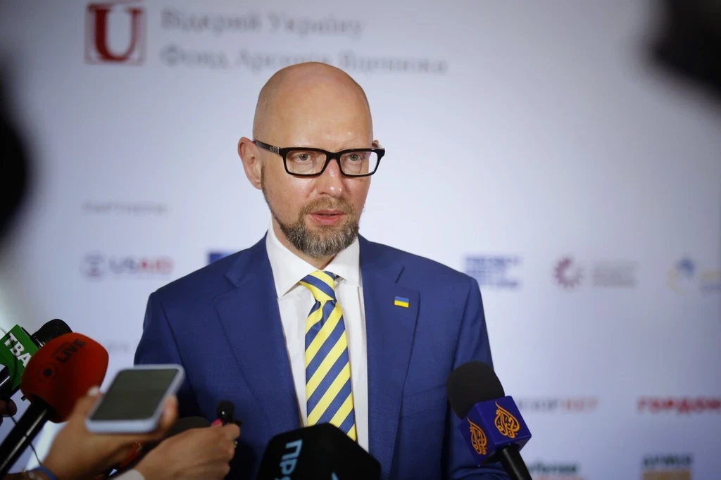 {Где сейчас Арсений Яценюк в 2025-2026? Куда пропал и делся ?}