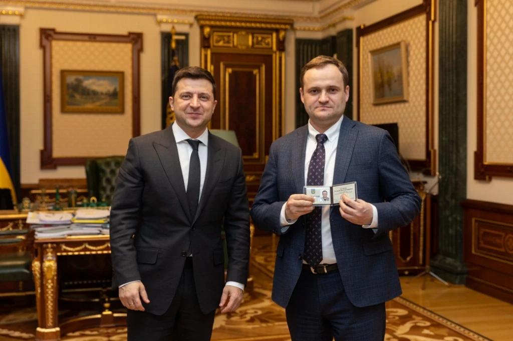 {Тимур Ткаченко може бути людиною Олексія Кулеби – біографія та зв