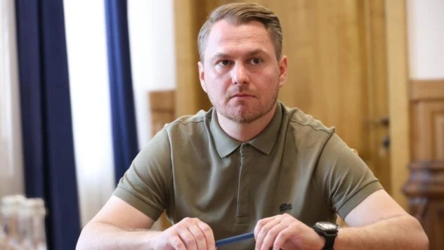 Кравченко сам підписав собі відрядження до Франції: що кажуть у ПАРЄ і в НАБУ